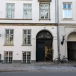 Centrally Located 3 Bedroom Apartment