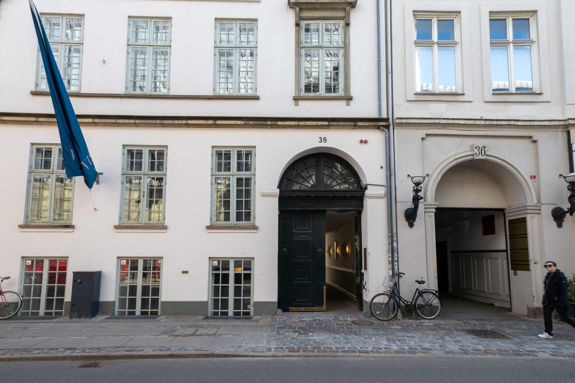 Centrally Located 3 Bedroom Appartement *